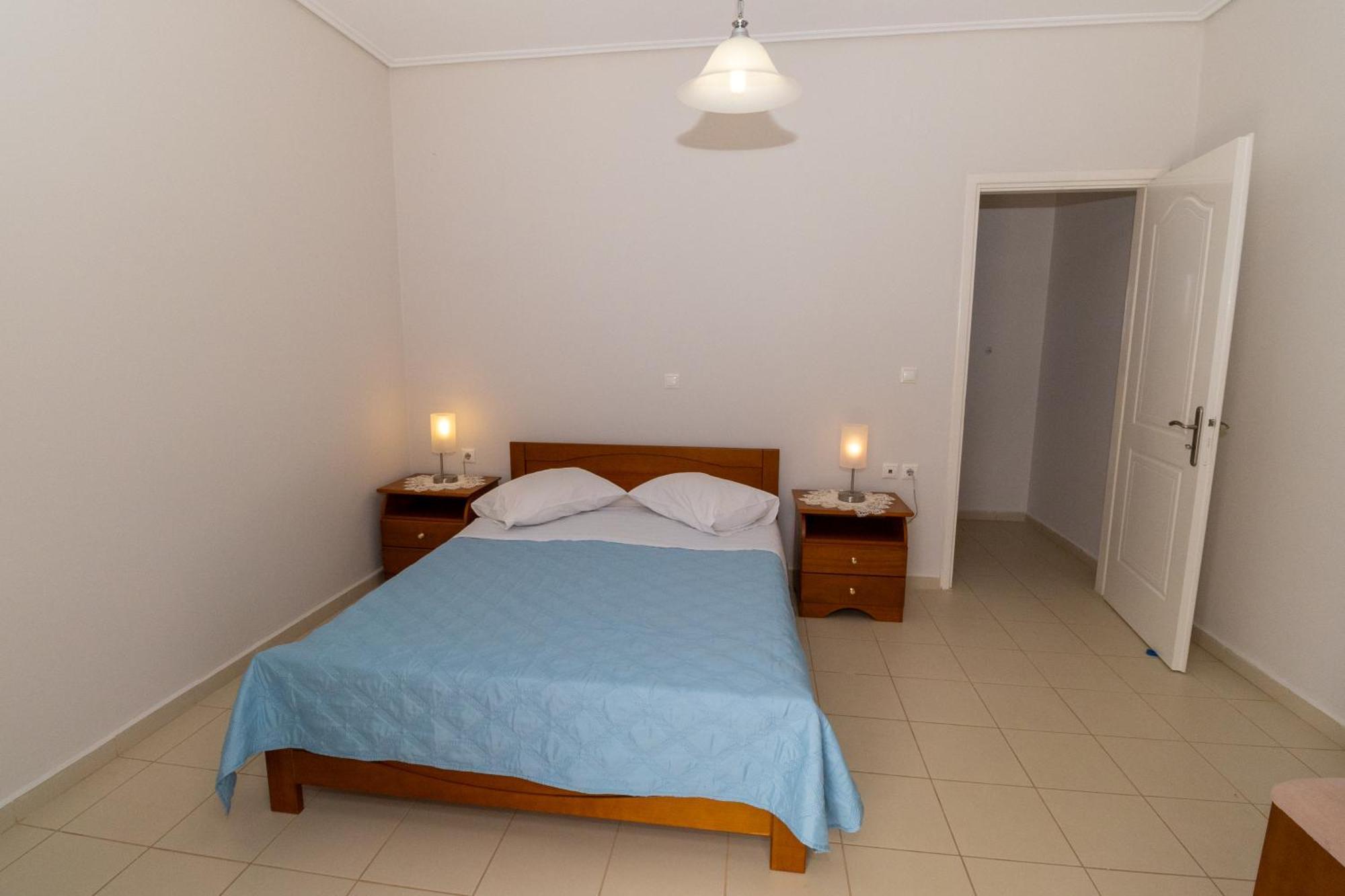 Apartments Thekla Karavados Ngoại thất bức ảnh