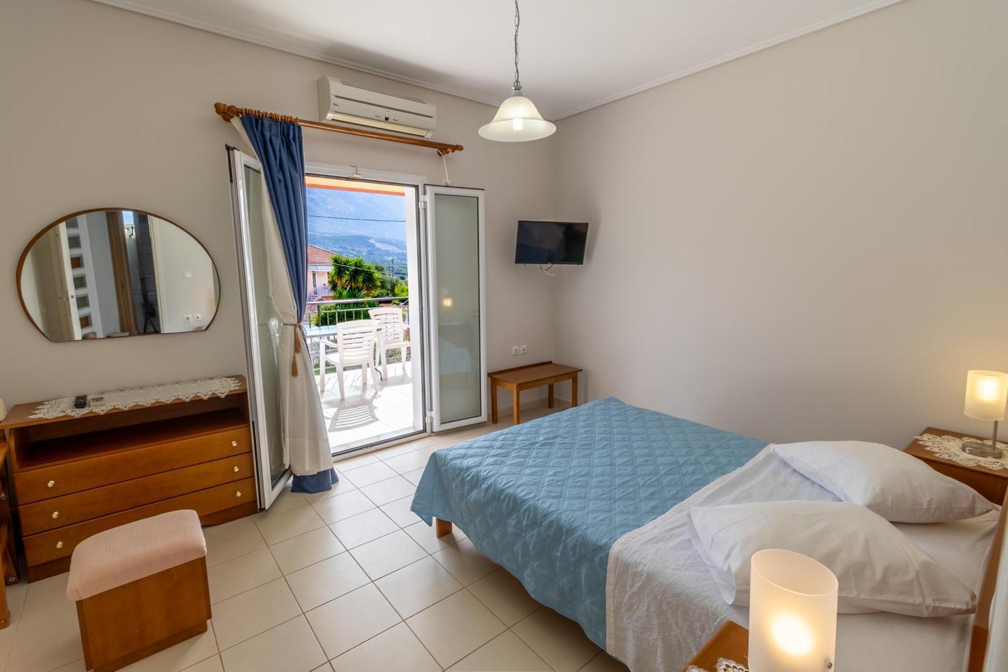 Apartments Thekla Karavados Ngoại thất bức ảnh