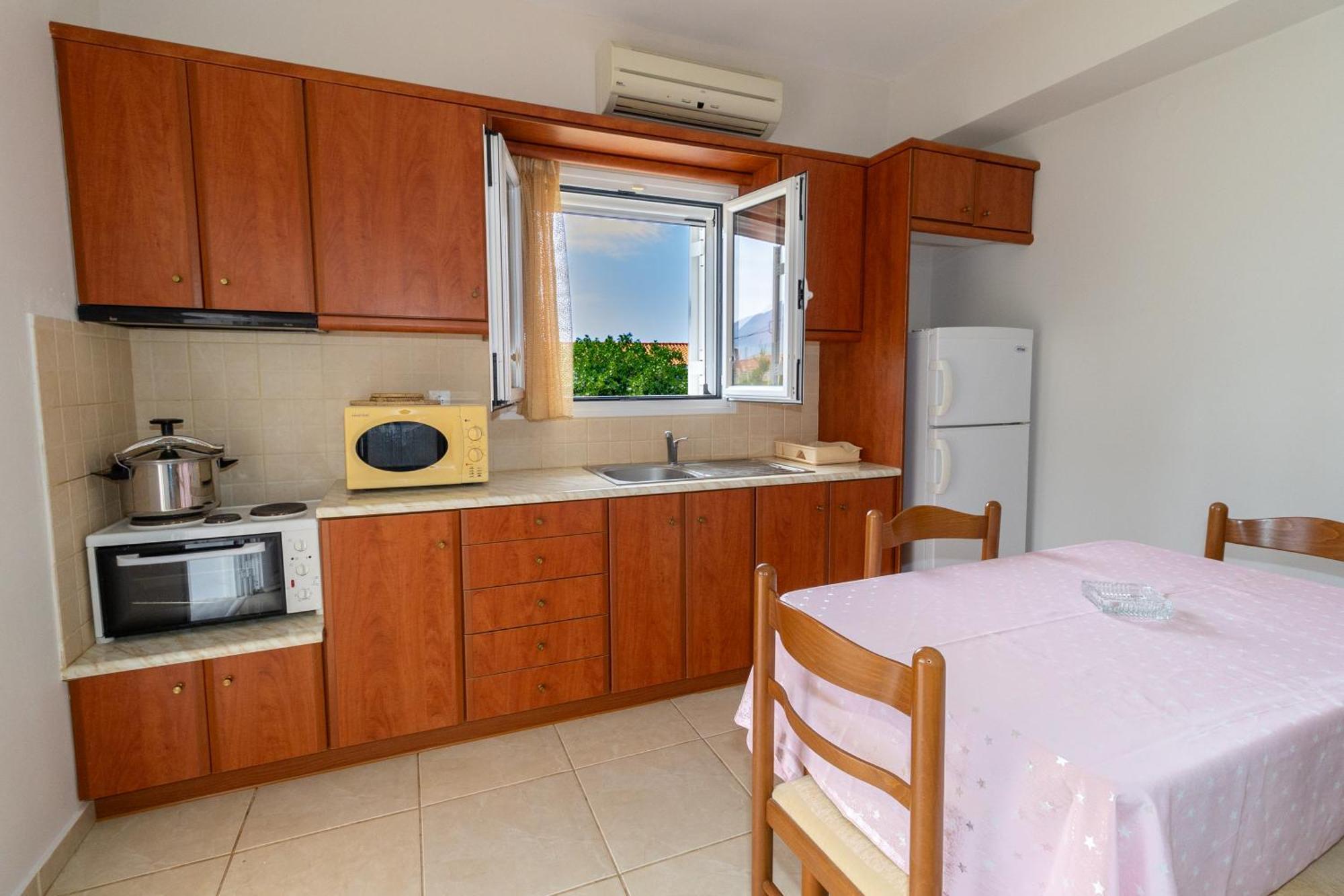 Apartments Thekla Karavados Ngoại thất bức ảnh