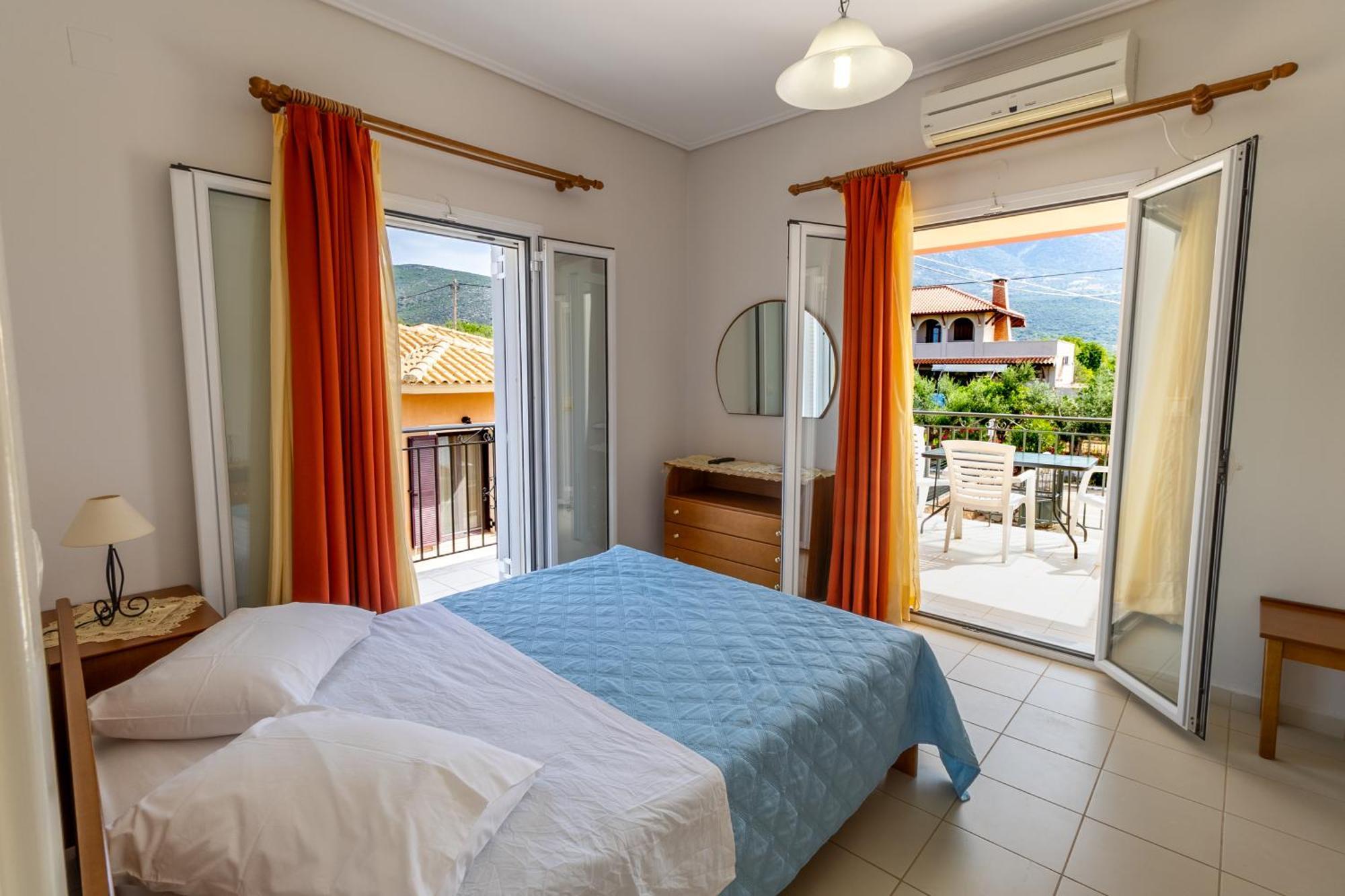 Apartments Thekla Karavados Ngoại thất bức ảnh