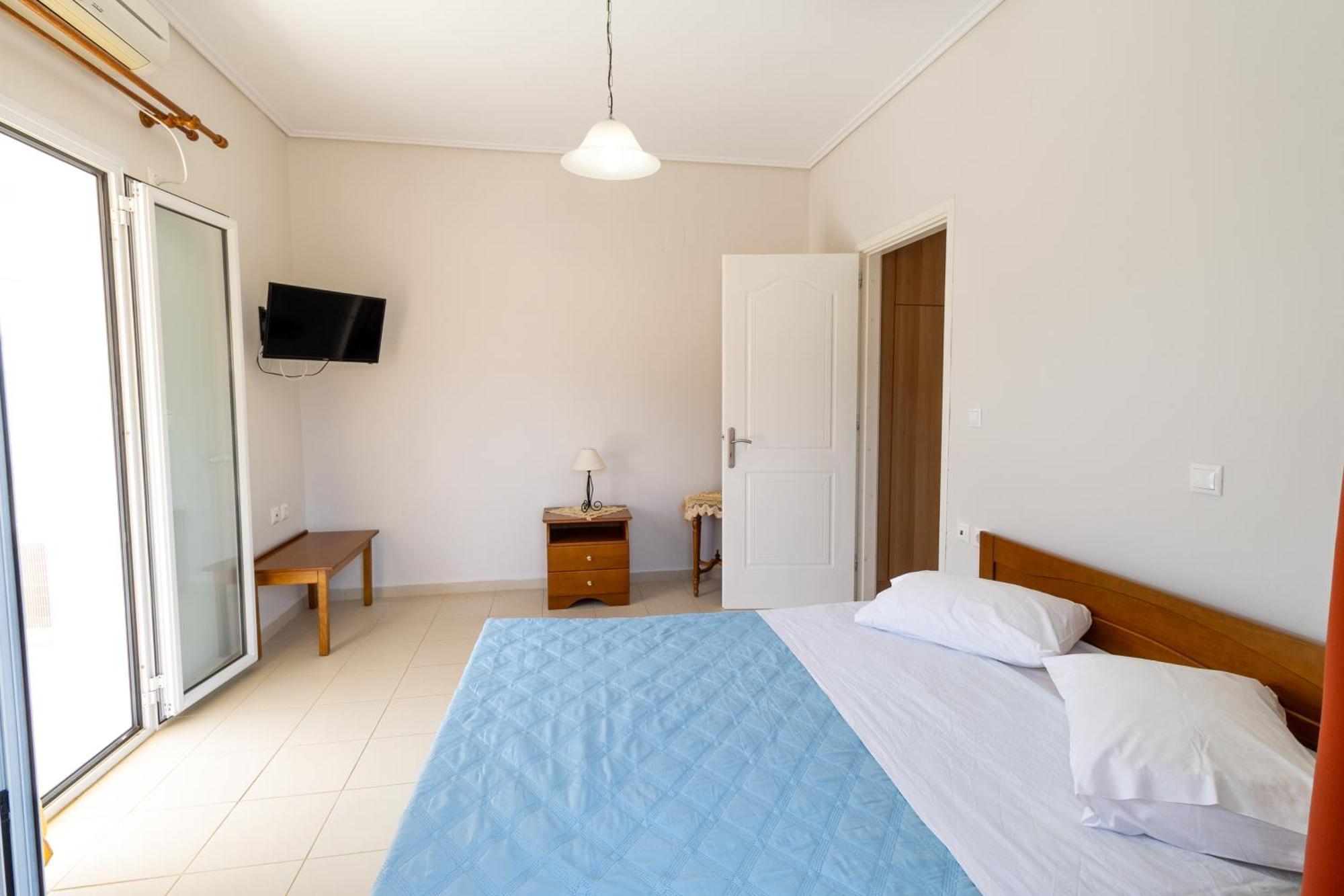 Apartments Thekla Karavados Ngoại thất bức ảnh
