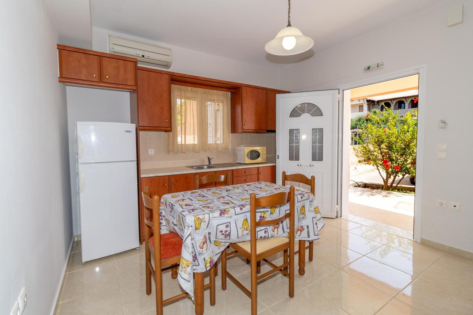 Apartments Thekla Karavados Ngoại thất bức ảnh