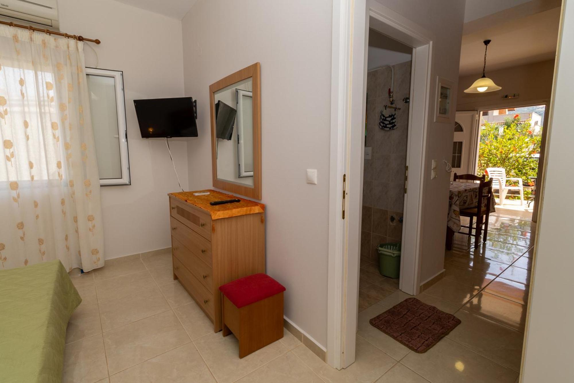 Apartments Thekla Karavados Ngoại thất bức ảnh
