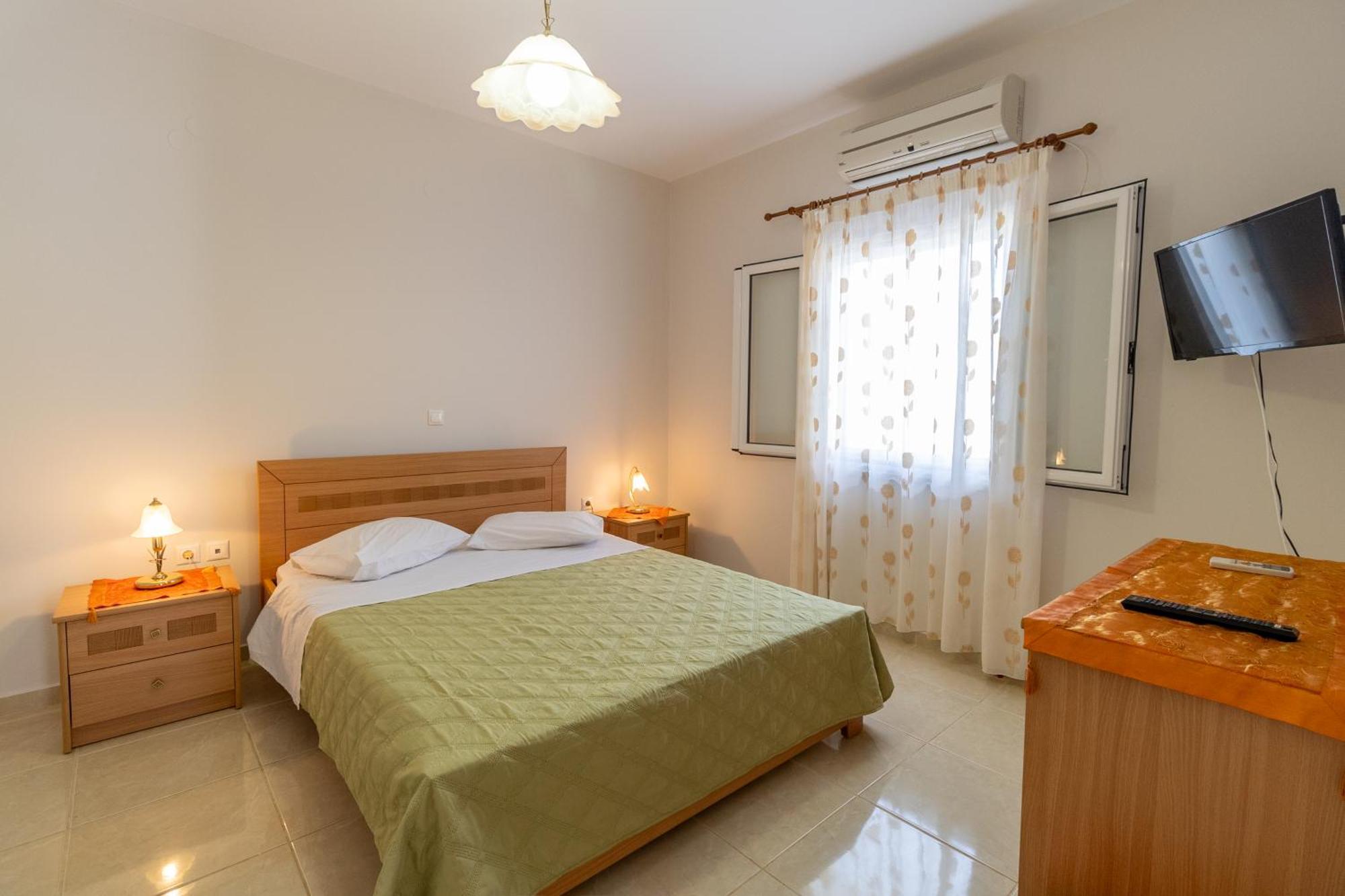 Apartments Thekla Karavados Ngoại thất bức ảnh
