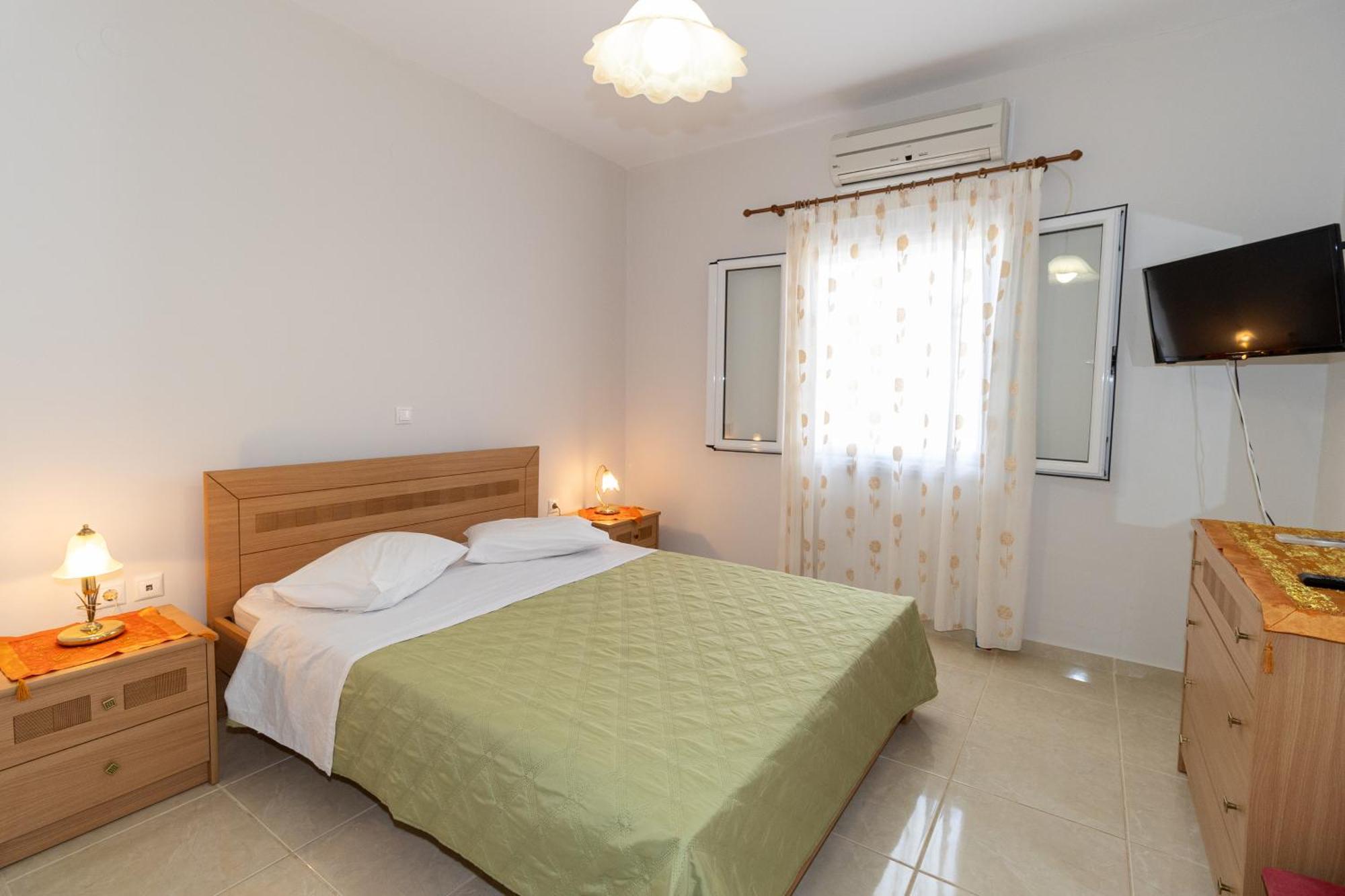 Apartments Thekla Karavados Ngoại thất bức ảnh