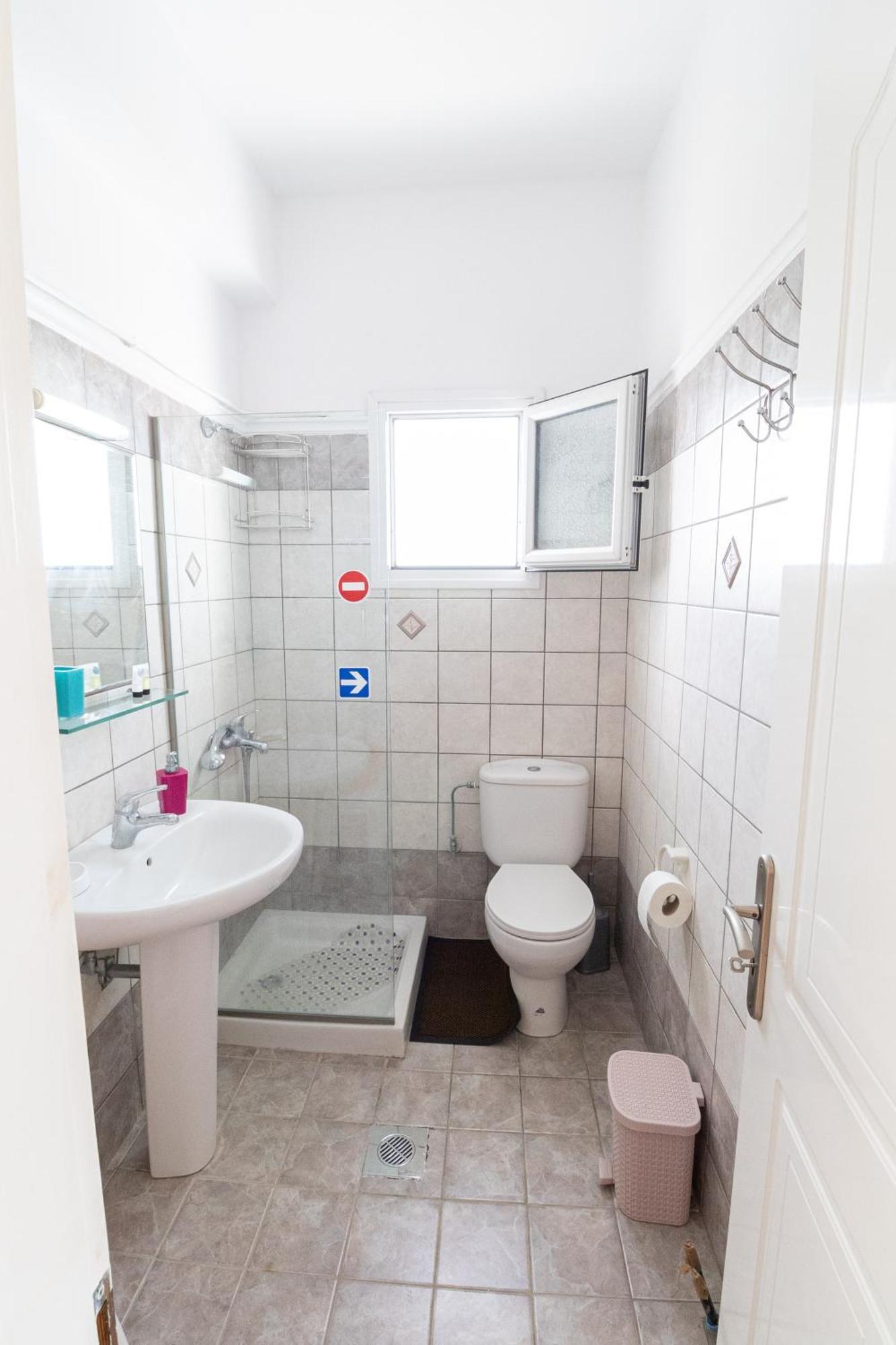 Apartments Thekla Karavados Ngoại thất bức ảnh