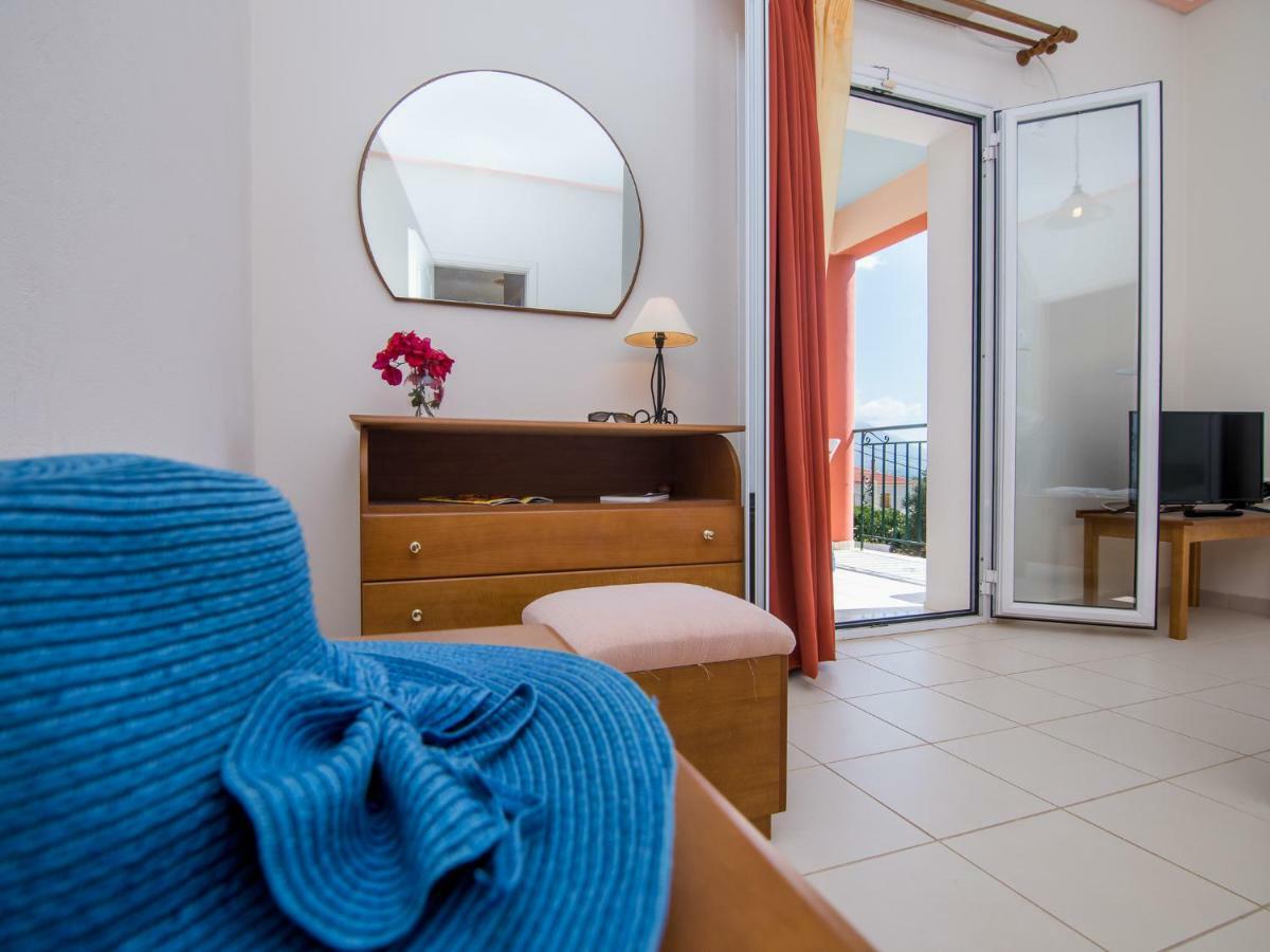 Apartments Thekla Karavados Ngoại thất bức ảnh